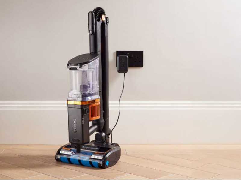 Shark Powerfins IZ300EU - Aspirapolvere - Scopa a batteria - 2 in 1 - Batteria da 21.6V