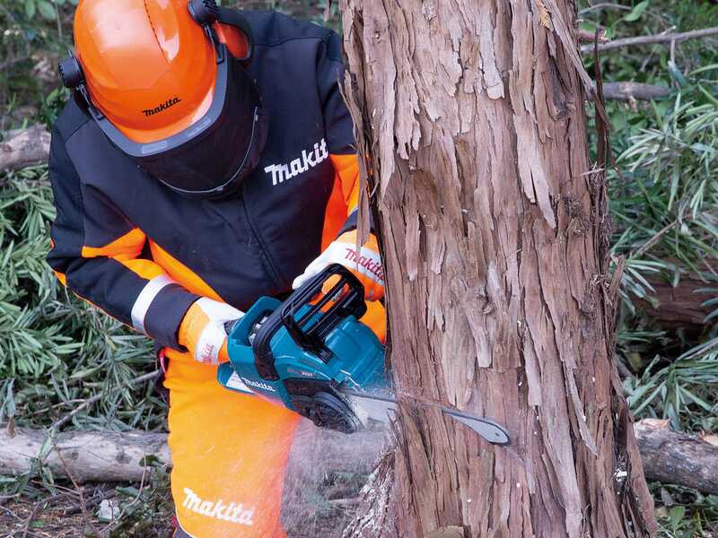 Makita XGT UC023GZ - Elettrosega a batteria 40V - Taglio da 40cm - SENZA BATTERIA E CARICABATTERIE