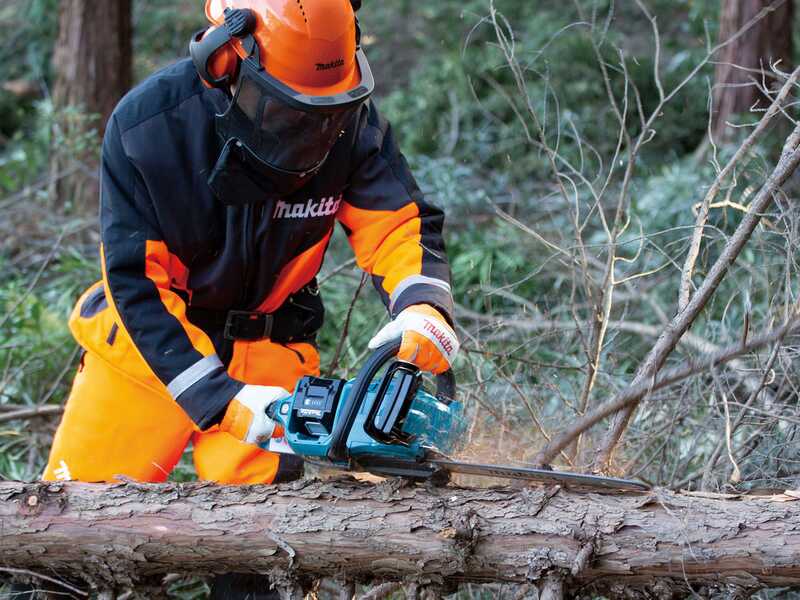 Makita XGT UC026GZ - Elettrosega a batteria 40V - Taglio da 40cm - SENZA BATTERIA E CARICABATTERIE