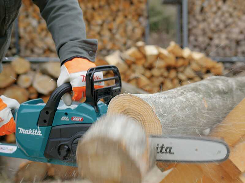 Makita XGT UC022G - Elettrosega a batteria - Taglio da 35cm - 40V/5Ah