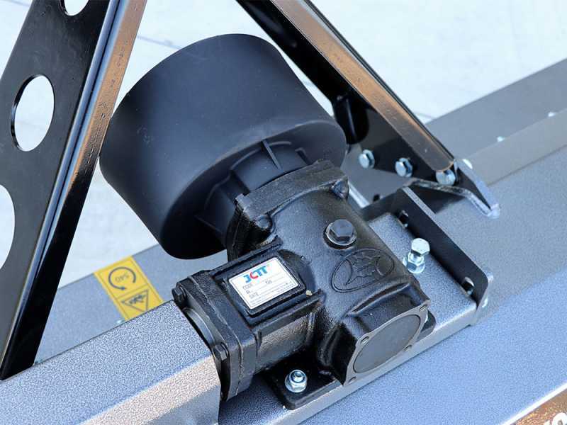 BlackStone BL 140 - Trinciaerba per trattore - Serie leggera