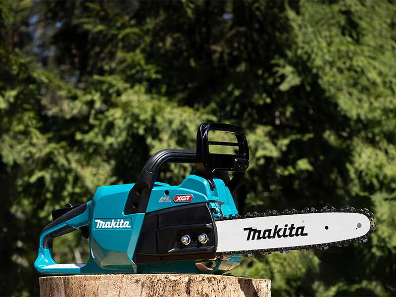 Makita XGT UC024G - Elettrosega a batteria - Taglio da 30cm - 40V/5Ah