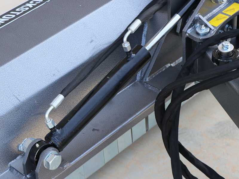 BlackStone BV 100 L - Trincia argini laterale per trattore - Serie leggera