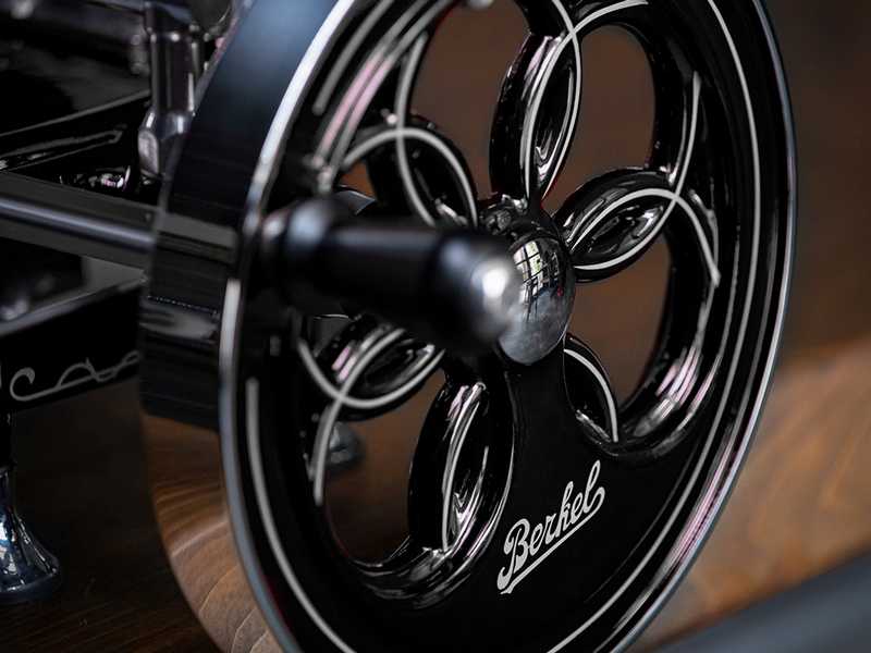 Berkel B2 Nero - Affettatrice a volano - Lama in acciaio cromato da 265 mm