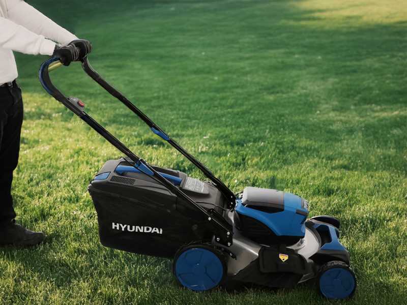 Hyundai SRCZE46A - Tagliaerba semovente a batteria - 2x40V/4Ah - Taglio 46cm