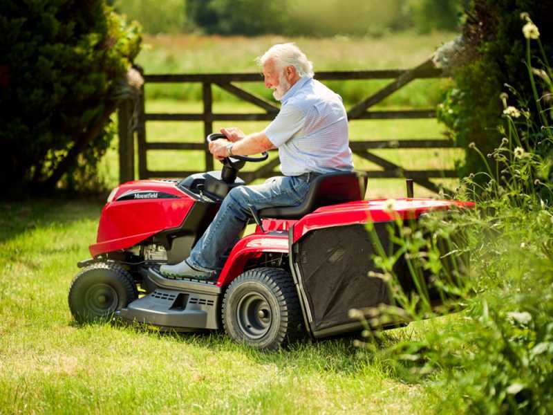 Mountfield MTF 98H - Trattorino tosaerba con cambio idrostatico e cesto di raccolta 240 L
