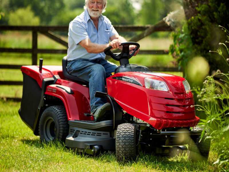 Mountfield MTF 98H - Trattorino tosaerba con cambio idrostatico e cesto di raccolta 240 L