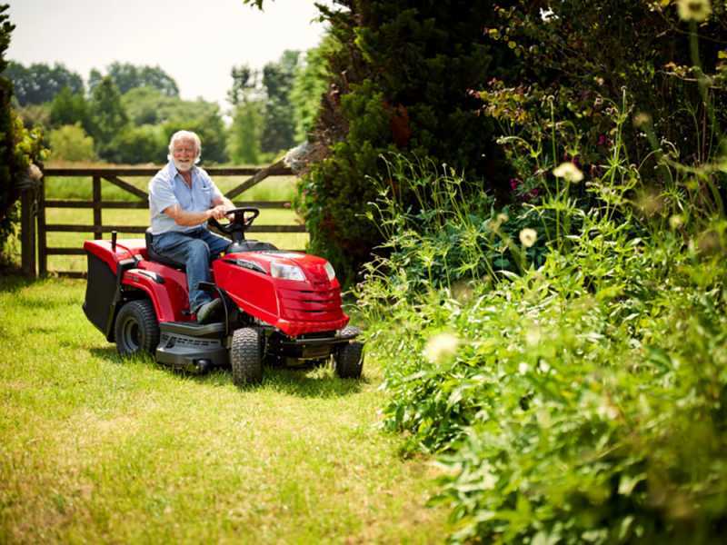 Mountfield MTF 98H - Trattorino tosaerba con cambio idrostatico e cesto di raccolta 240 L