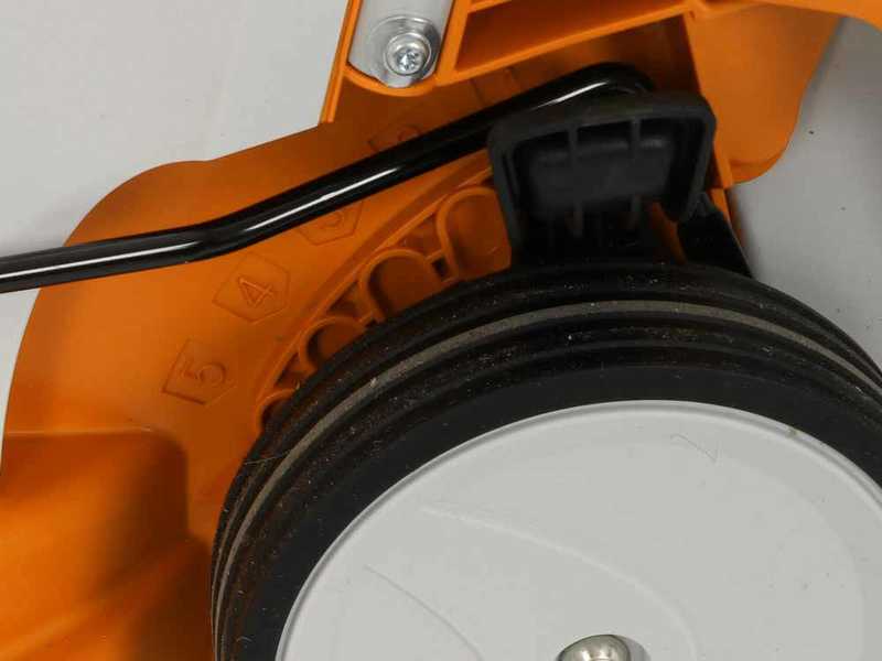 STIHL RMA 235 - Tagliaerba a batteria - 2X36V/4Ah - Taglio 33 cm
