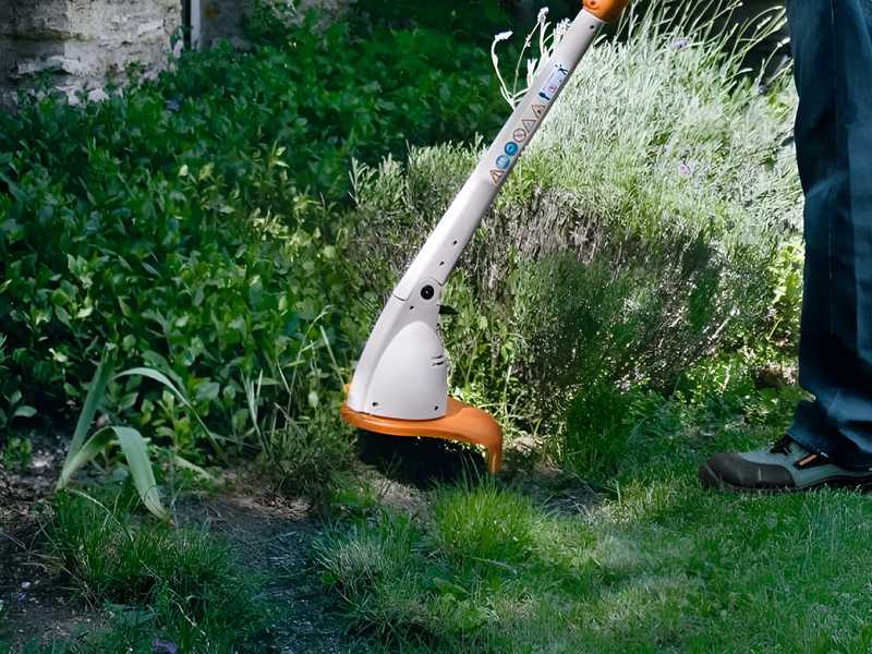 STIHL FSE 31 - Tagliabordi elettrico - 245 W