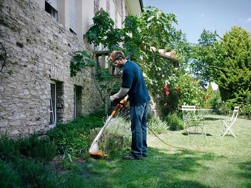 STIHL FSE 31 - Tagliabordi elettrico - 245 W