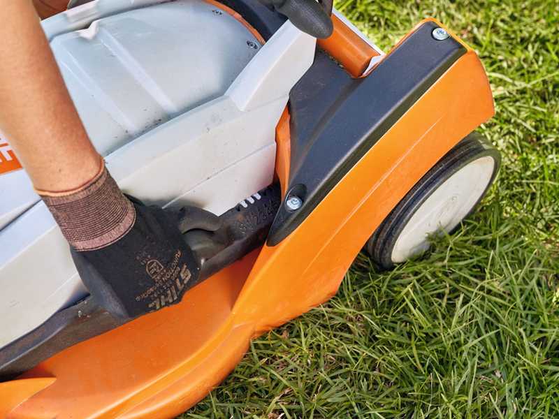 STIHL RMA 239 - Tagliaerba a batteria - 2X36V 5Ah - Taglio 37 cm