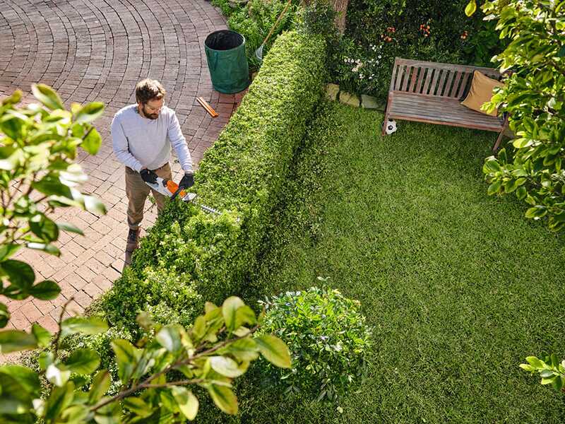 STIHL HSA 30 - Tagliasiepi a batteria 10.8V - SENZA BATTERIA E CARICABATTERIA