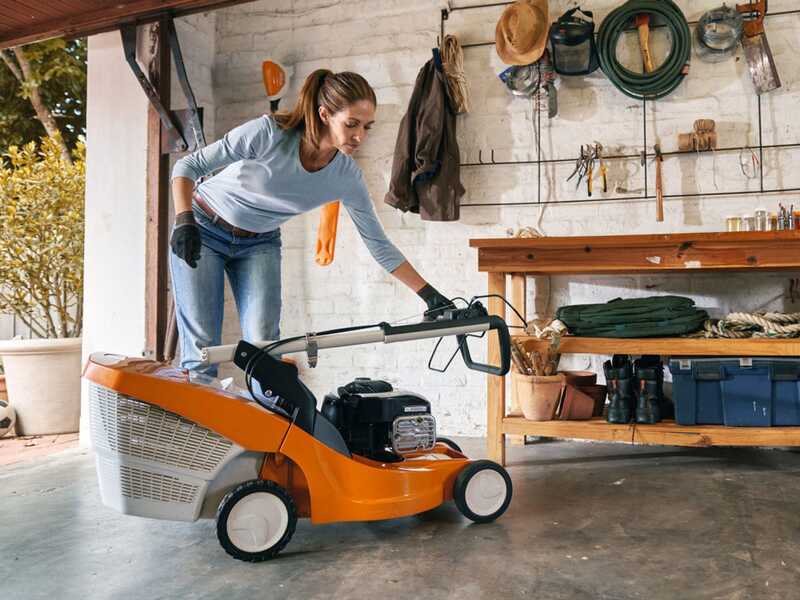 STIHL RMA 243 - Tagliaerba con batteria AK 20 - 36V 4Ah - Taglio 41 cm