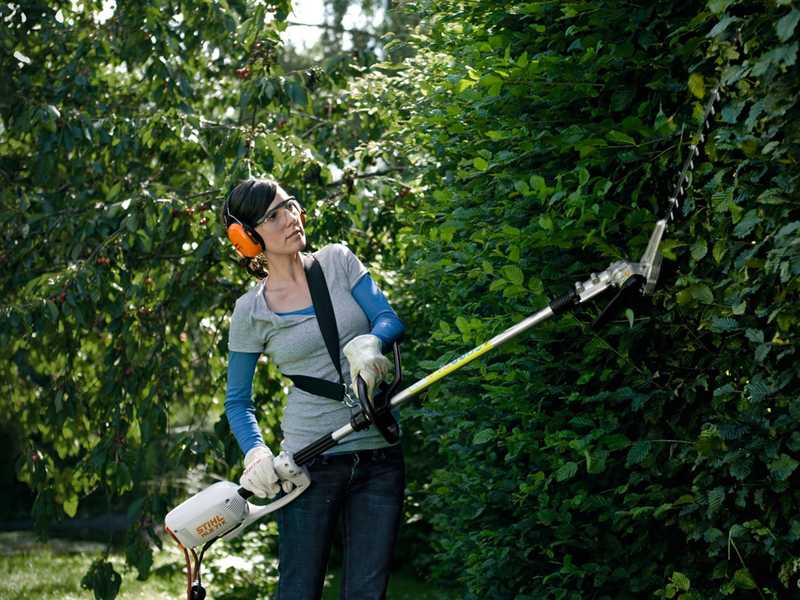 STIHL HLE 71 - Tagliasiepi elettrico su asta di prolunga con testa orientabile - Lama da 50 cm