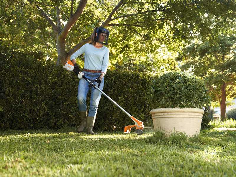 STIHL FSA 60 R - Decespugliatore a batteria - 36V -  SENZA BATTERIA E CARICABATTERIA