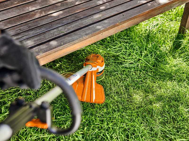 STIHL FSA 70 R - Decespugliatore a batteria - 36V - SENZA BATTERIA E CARICABATTERIA