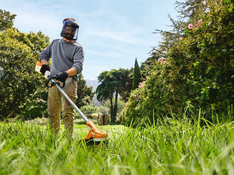 STIHL FSA 70 R - Decespugliatore a batteria - 36V - SENZA BATTERIA E CARICABATTERIA