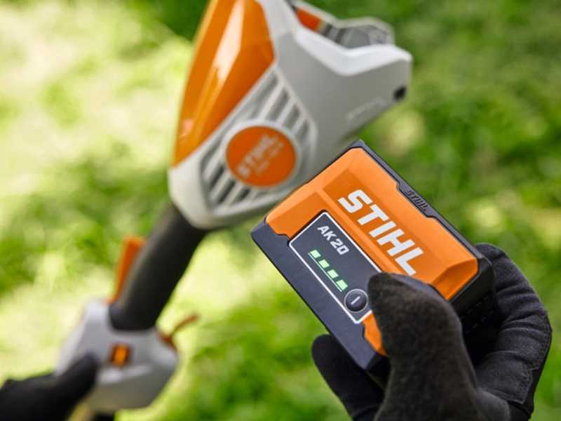 STIHL FSA 70 R - Decespugliatore a batteria - 36V - SENZA BATTERIA E CARICABATTERIA