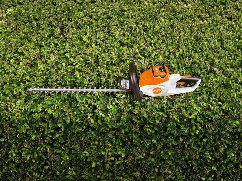 STIHL HSA 50 - Tagliasiepi con batteria AK 10 - 36V 2Ah - Lama 50cm