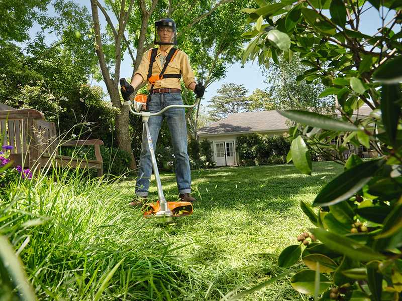STIHL FSA 80 - Decespugliatore con batteria AK 30 S - 36V 5Ah