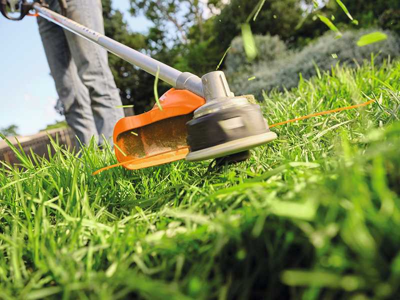 STIHL FSA 80 R - Decespugliatore a batteria - 36V - SENZA BATTERIA E CARICABATTERIA