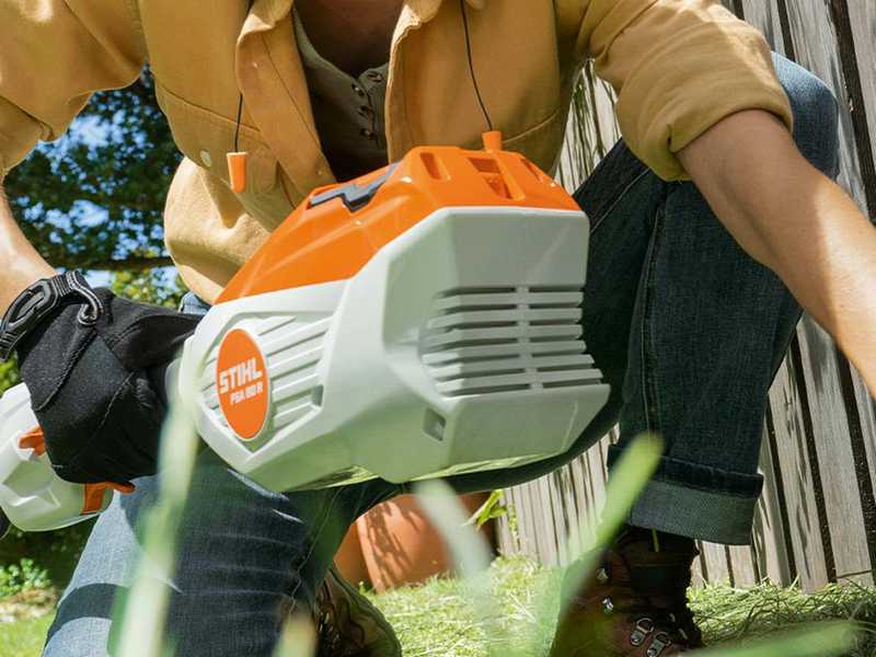 STIHL FSA 80 R - Decespugliatore a batteria - 36V - SENZA BATTERIA E CARICABATTERIA