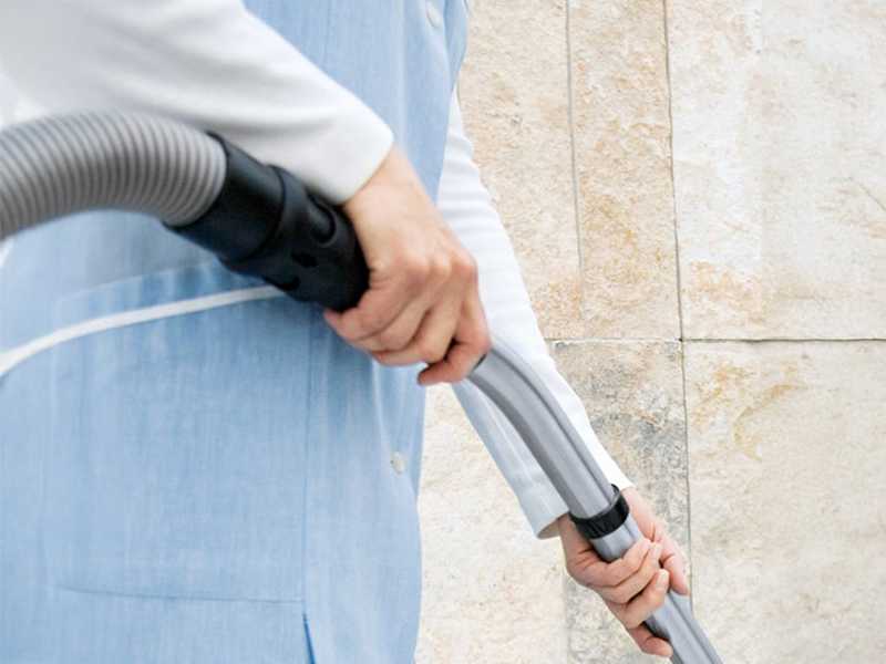STIHL SE 122 - Bidone aspiratutto - Soffiatore - Capacit&agrave; 30l - 1500W