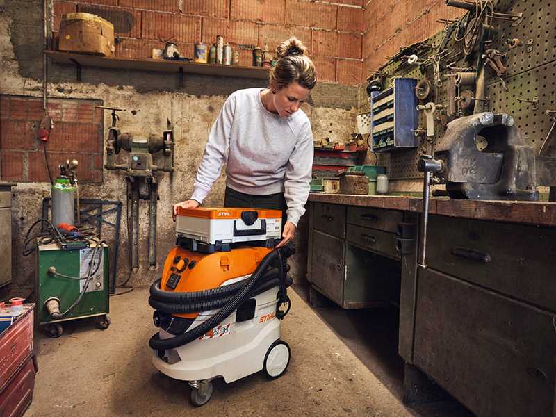 STIHL SE 133 ME - Bidone aspiratutto - Capacit&agrave; 42l - 1400W