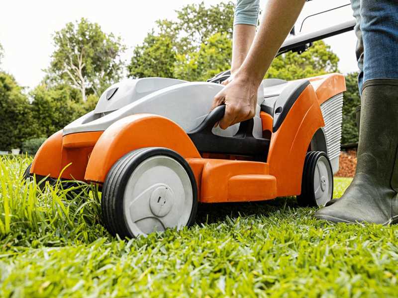 STIHL RME 339 C - Tagliaerba elettrico 1200 W - Taglio 37 cm