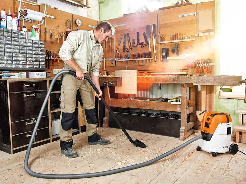 STIHL SE 62 E - Bidone aspiratutto - Soffiatore - Capacit&agrave; 20l - 1400W