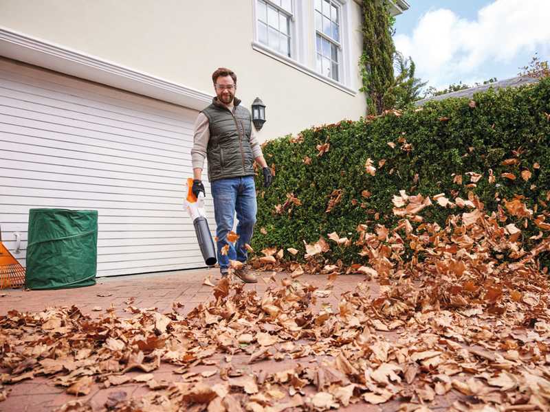 STIHL BGA 50 - soffiatore a batteria - 36V - SENZA BATTERIA E CARICABATTERIA