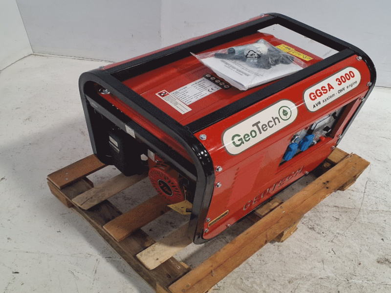 OUTLET - DIFETTI ESTETICI - GeoTech GGSA3000 - Generatore di corrente con AVR 2.7 kW - Continua 2.5 kW Monofase
