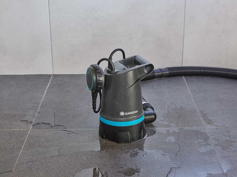 Gardena 20000 BASIC - Pompa sommersa elettrica per acque chiare - Galleggiante integrato