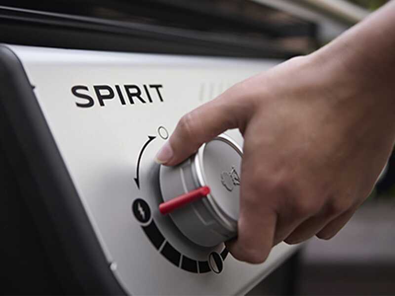 Weber Spirit E-315 - Barbecue a gas - Ripiani lateriali ripiegabili