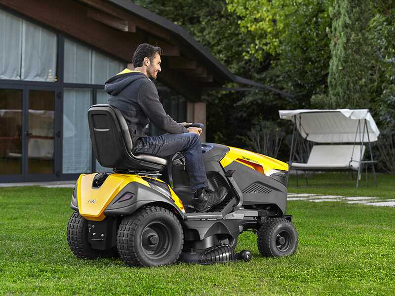 Stiga Tornado 7108 W - Trattorino tosaerba - Bicilindrico - Scarico Laterale e Mulching
