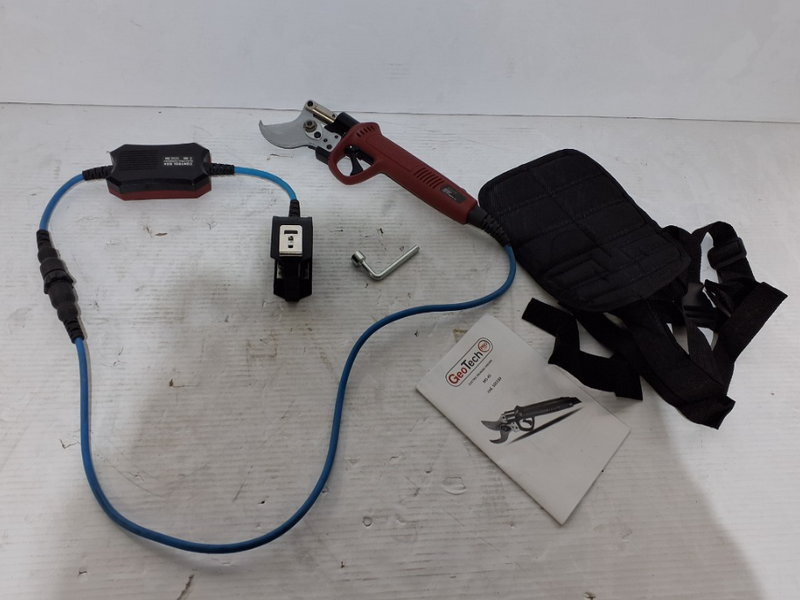 OUTLET - UTILIZZATO PER PROVA - GeoTech-Pro MS-45 - Forbice elettrica da potatura - SENZA BATTERIA E CARICABATTERIA
