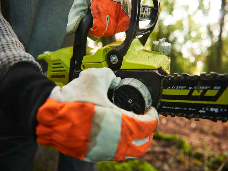 OUTLET - PICCOLI DIFETTI ESTETICI - Ryobi BRUSHLESS RY36CSX35A-0 - Elettrosega Max Power 36V - Lama da 35cm - SENZA BATTERIA E CARICABATTERIA