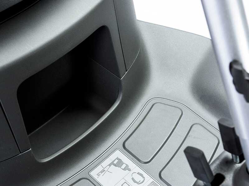 Stiga Park 300 RC - Trattorino con taglio frontale con cambio idrostatico - Front Mower