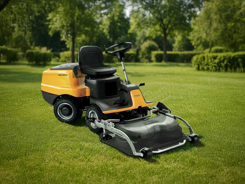 Stiga Park 300 RC - Trattorino con taglio frontale con cambio idrostatico - Front Mower