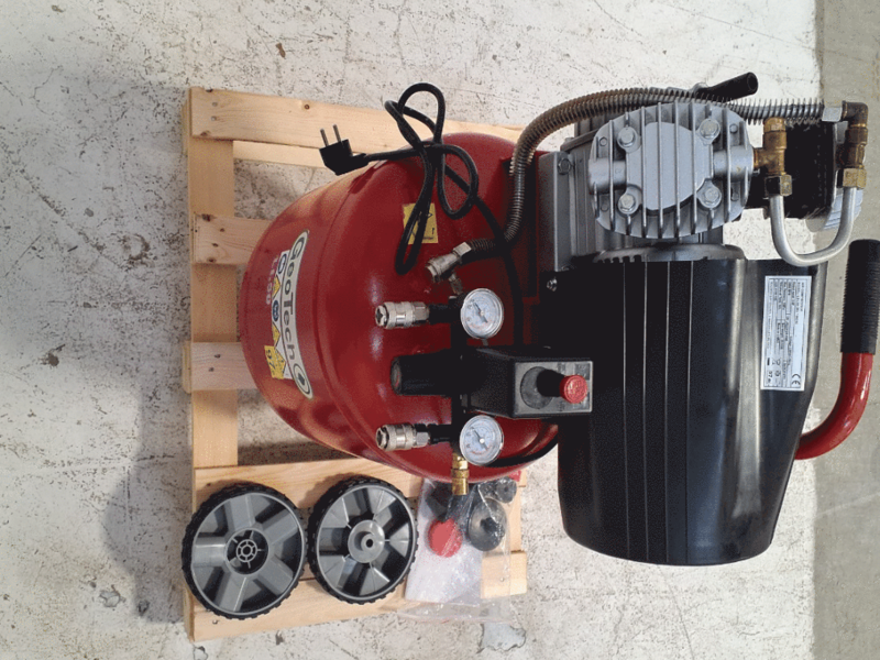 OUTLET - DIFETTI ESTETICI - GeoTech AC50V-10-30VC - Compressore aria elettrico carrellato verticale - Motore 3 HP - 50 lt aria compressa