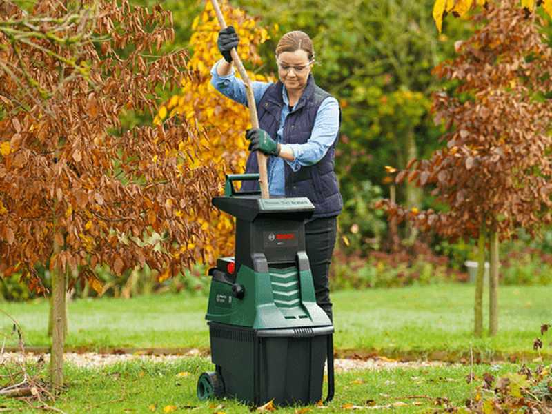 OUTLET - DA ESPOSIZIONE - Bosch AXT 25 D - Biotrituratore elettrico - Cesto di raccolta 53 L