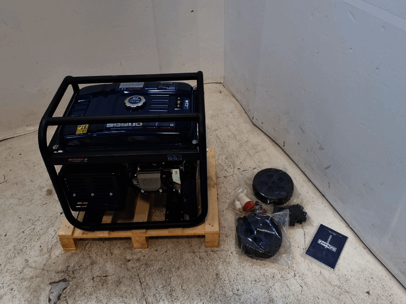 OUTLET - SENZA IMBALLO ORIGINALE - BullMach AMBRA 12000 E-3 - Generatore di corrente carrellato a benzina con AVR 8.5 kW - Continua 7.8 kW Trifase