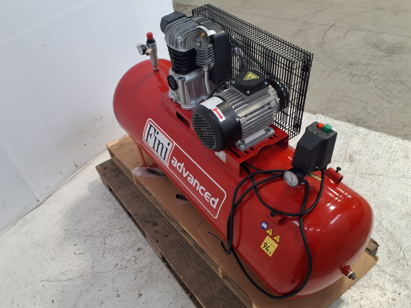 OUTLET - PICCOLI DIFETTI ESTETICI - Fini Advanced MK 103-200-3 - Compressore aria elettrico trifase a cinghia - Motore 3 HP - 200 lt