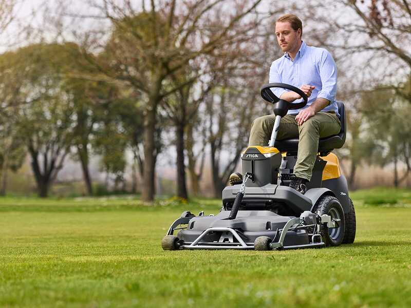 Stiga Park 500 WX - Trattorino con taglio frontale con cambio idrostatico - Front Mower