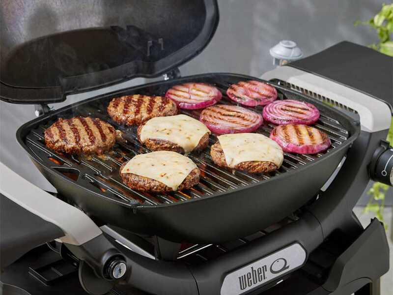 Weber Q1200N - Barbecue a gas portatile con ripiani laterali