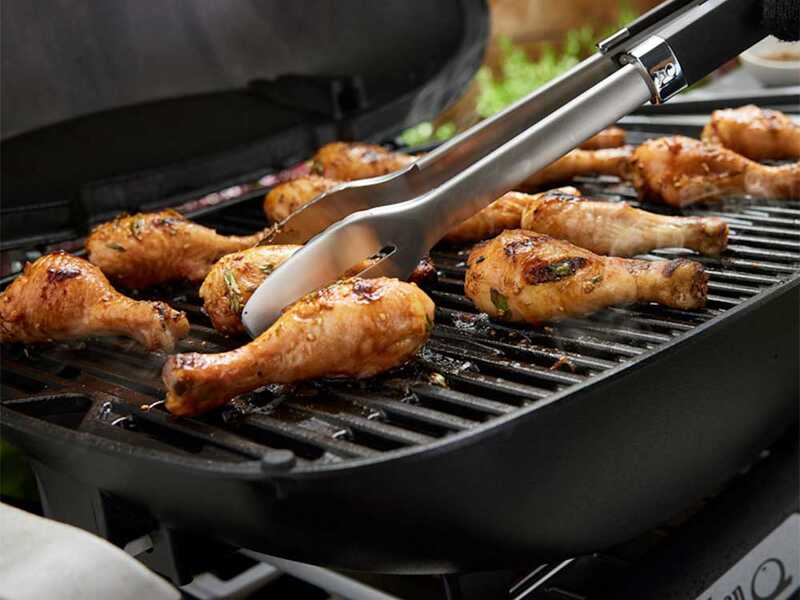 Weber Q2200N - Barbecue a gas con ripiani laterali e supporto multiuso