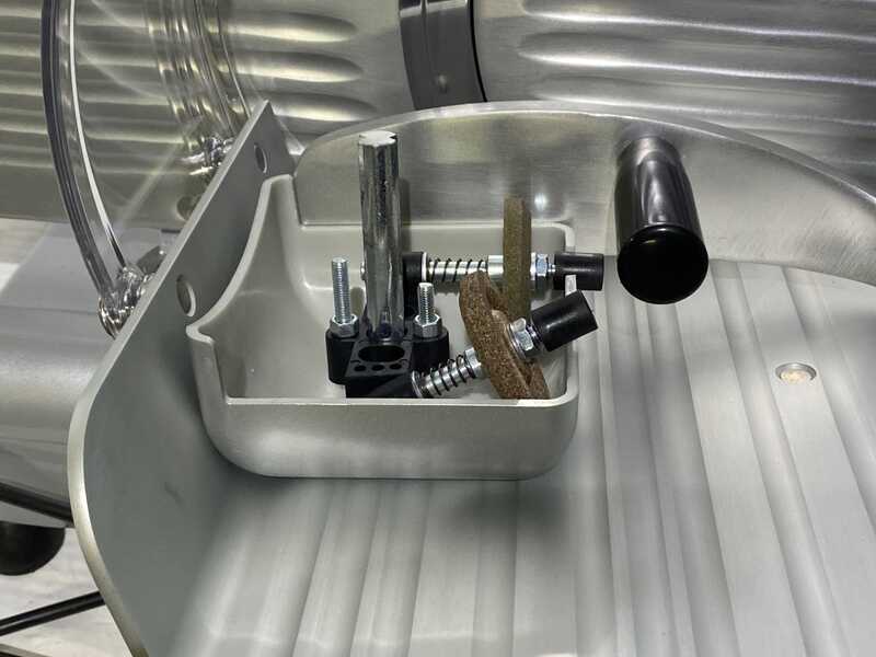 OUTLET - PICCOLI DIFETTI ESTETICI - RGV Desy AF 300 F - Affettatrice con lama temperata 300 mm - 180W
