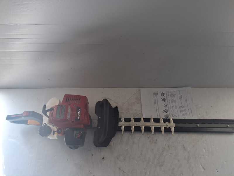 OUTLET - SENZA IMBALLO ORIGINALE - BlueBird E8F750 - Tagliasiepi a scoppio con lama da 75 cm - Motore Kawasaki da 22,5 cc