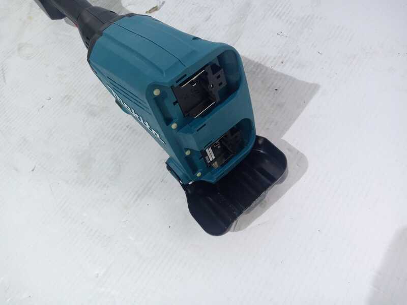OUTLET - DIFETITI ESTETICI - Makita DUX60Z - Decespugliatore a batteria multifunzione - 36V - SENZA BATTERIE E CARICABATTERIE